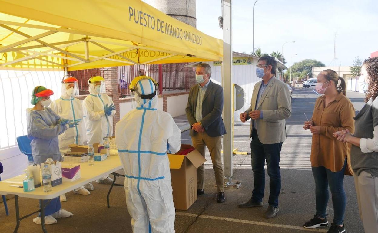 Cortés pone de relieve la importancia de «no acudir a reuniones multitudinarias»