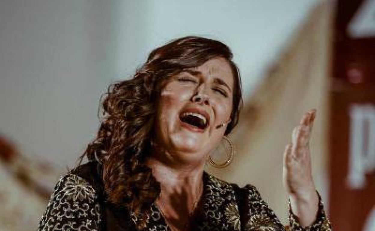 Adra rinde culto al flamenco con Fina de Ángeles y Tomatito
