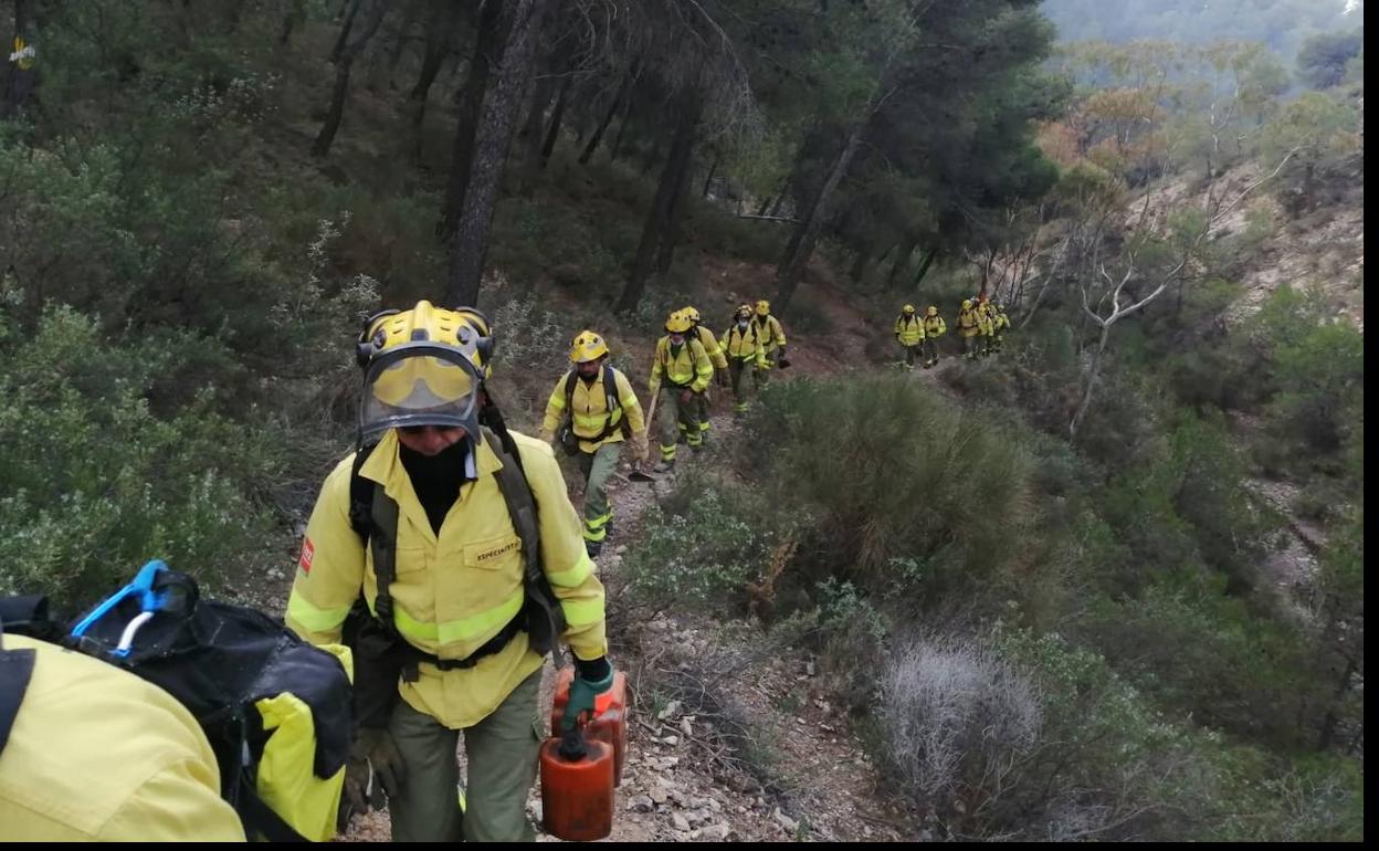 Labores de extinción en Castala. 