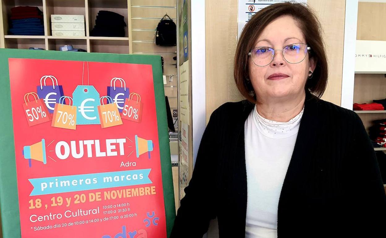 Matilde Gómez, miembro de la junta directiva de la Asociación de Comerciantes, Empresarios y CCA de Adra. 