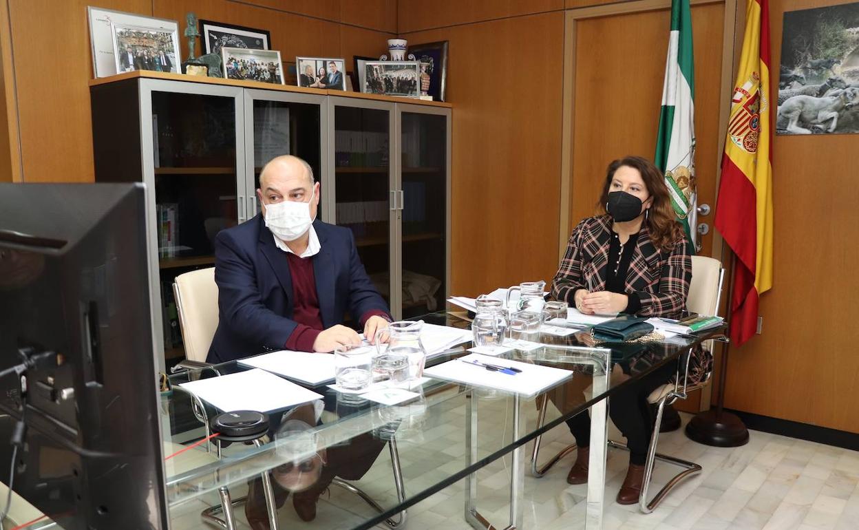 Carmen Crespo pide ayudas para la flota andaluza: «El 60 por ciento es artesanal»