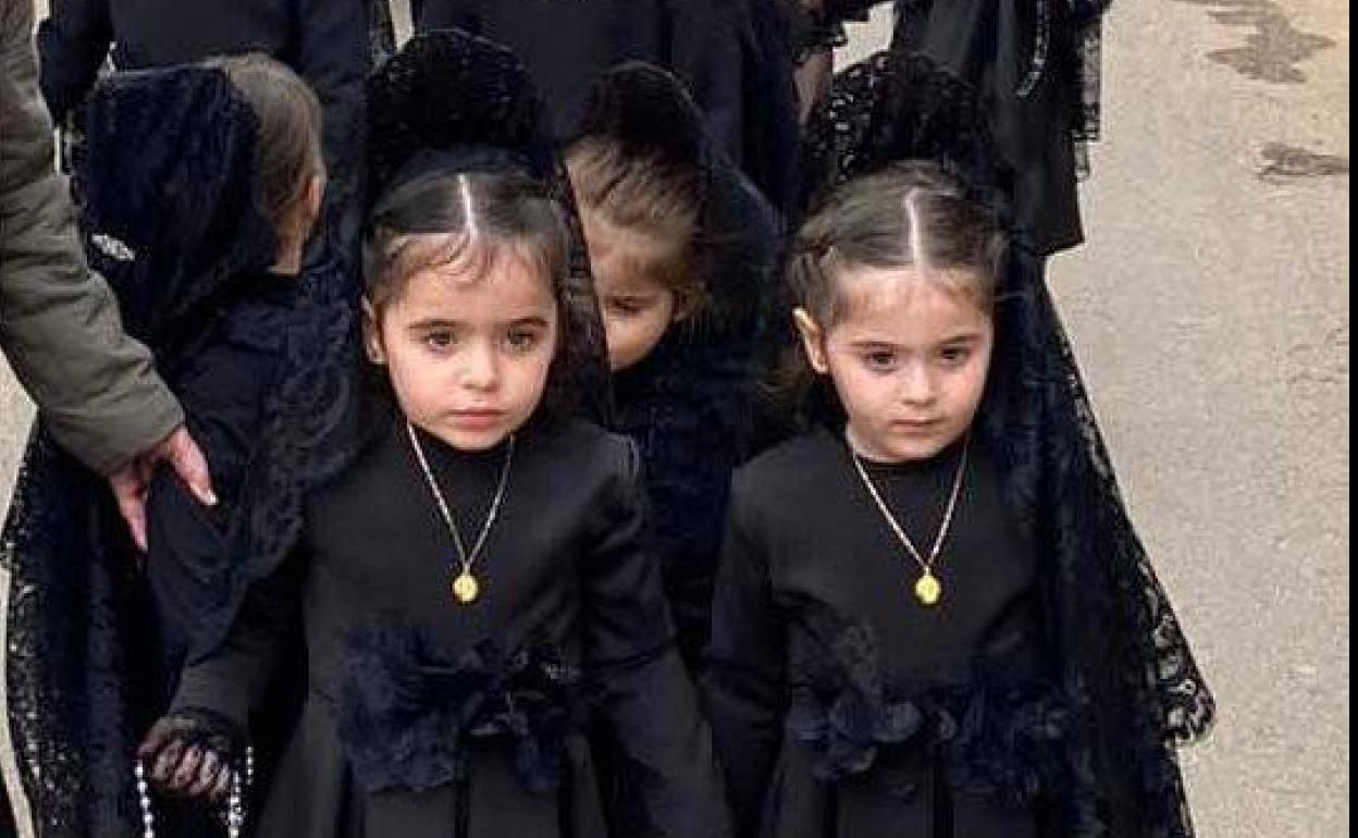 Los niños toman la palabra en el arranque de la Semana Santa de Adra