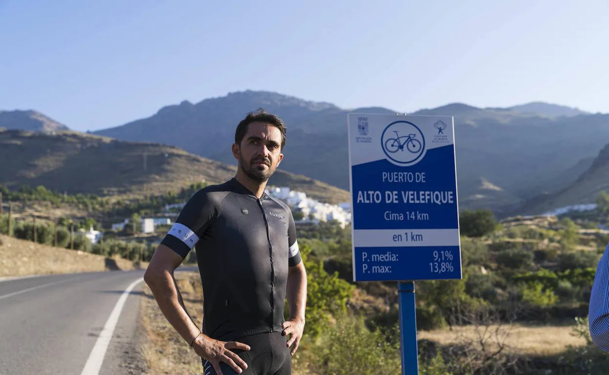 Tres puertos de montaña de Almería mejoran su señalización para ciclistas