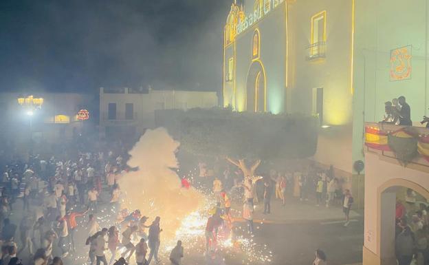 Toros de fuego de la 'ganadería' Alborán