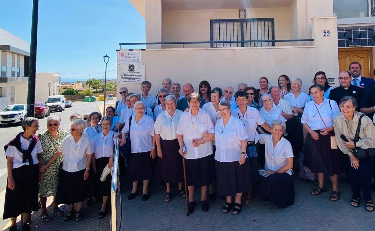 Dalías homenajea a las monjas de la Asunción en sus 'bodas de oro'