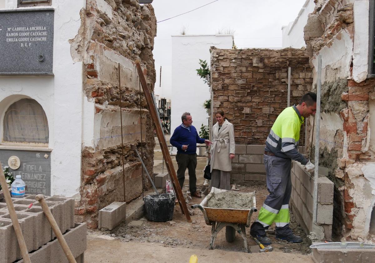 Adra elimina barreras en el cementerio, crea aseos adaptados y suma nuevos nichos