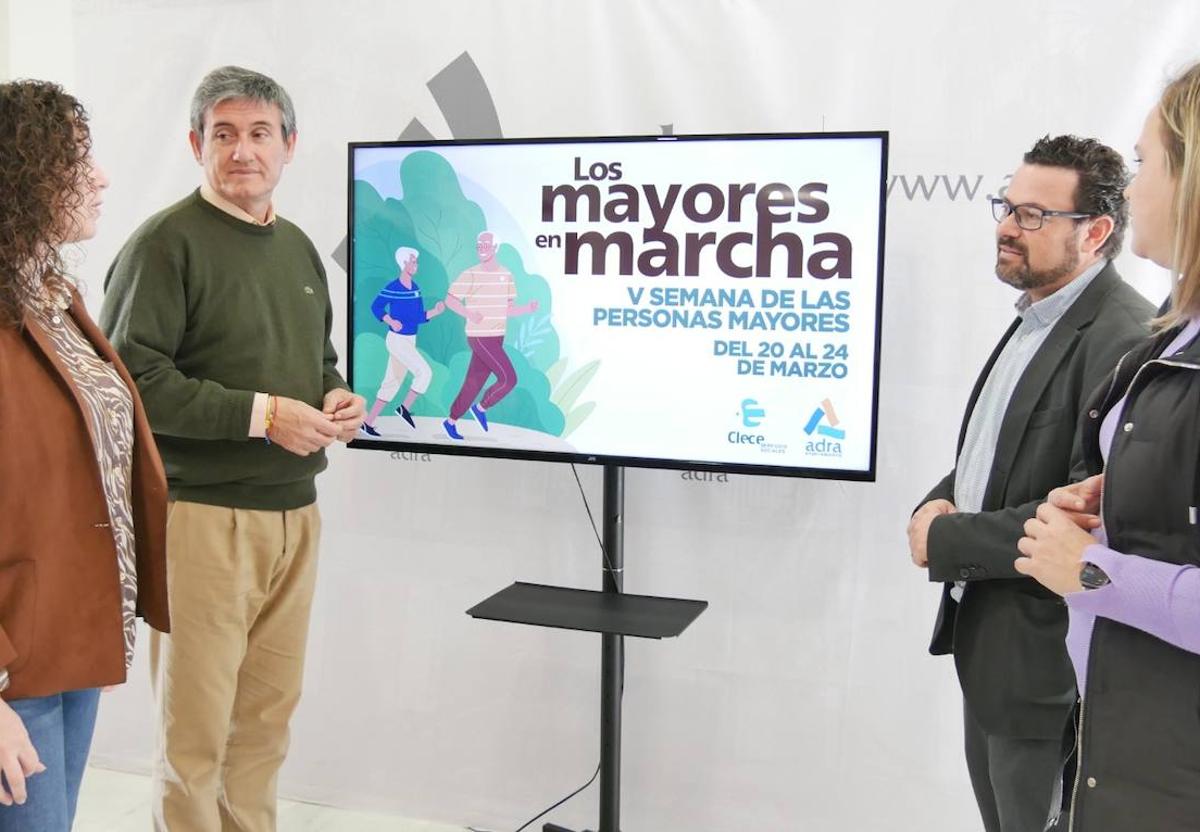 Adra rinde tributo a sus mayores