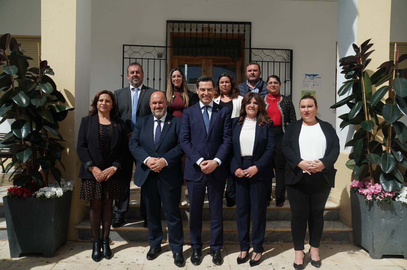 Juanma Moreno se encomienda al Cristo de la Luz