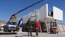 Nicolás Casas construye en Adra un atunero en fibra de 35 metros de eslora