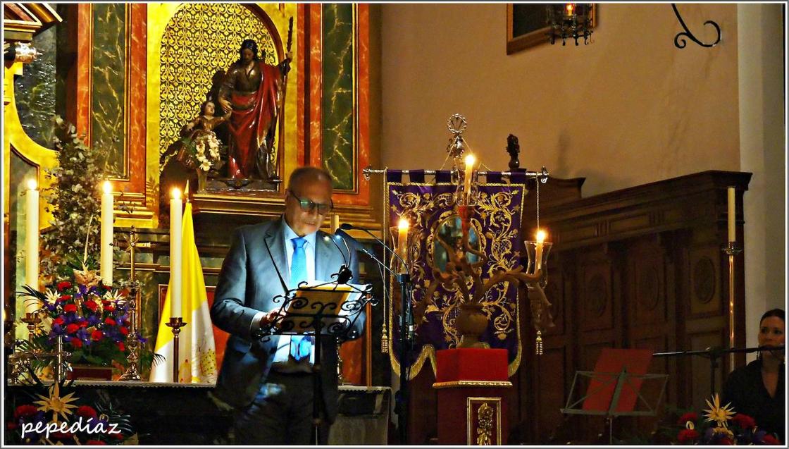 Francisco López pone voz a la Semana Santa de Adra