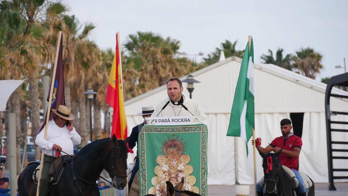 Adra rinde honores a la Virgen del Rocío en la 'pará rociera'