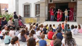 La lluvia concede una tregua para celebrar la Noche en Blanco