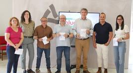 Presentación de la Semana de la Salud en el Ayuntamiento de Adra con profesionales del centro de salud, técnicos municipales y miembros del equipo de gobirerno.