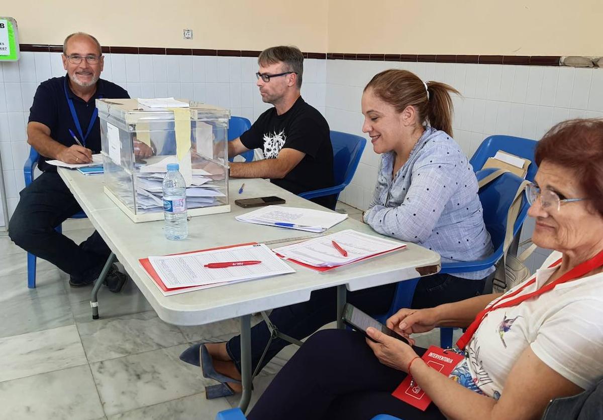 La participación, por debajo de la mitad a las seis de la tarde