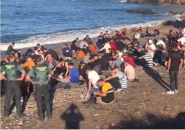 Dos ahogados al intentar llegar a Adra junto a otros 127 migrantes