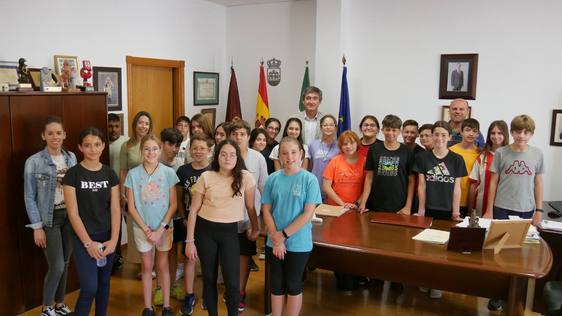 Alumnos del CEIP Abdera conocen el Ayuntamiento