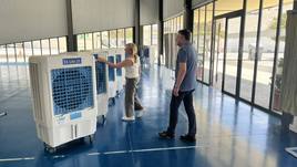 Berja instala aire acondicionado en los colegios elecgorales