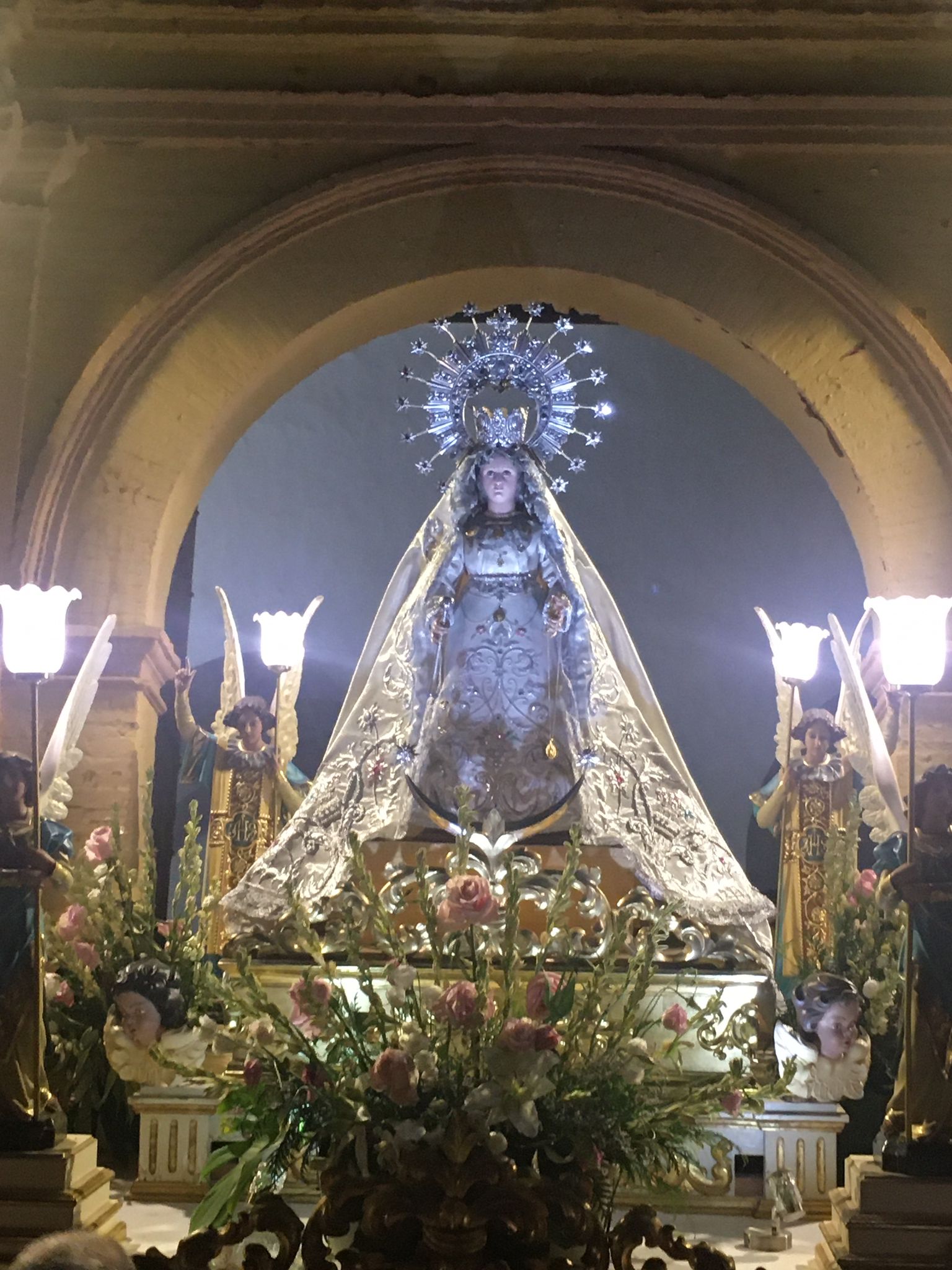 Fuente Victoria saca su fe en procesión