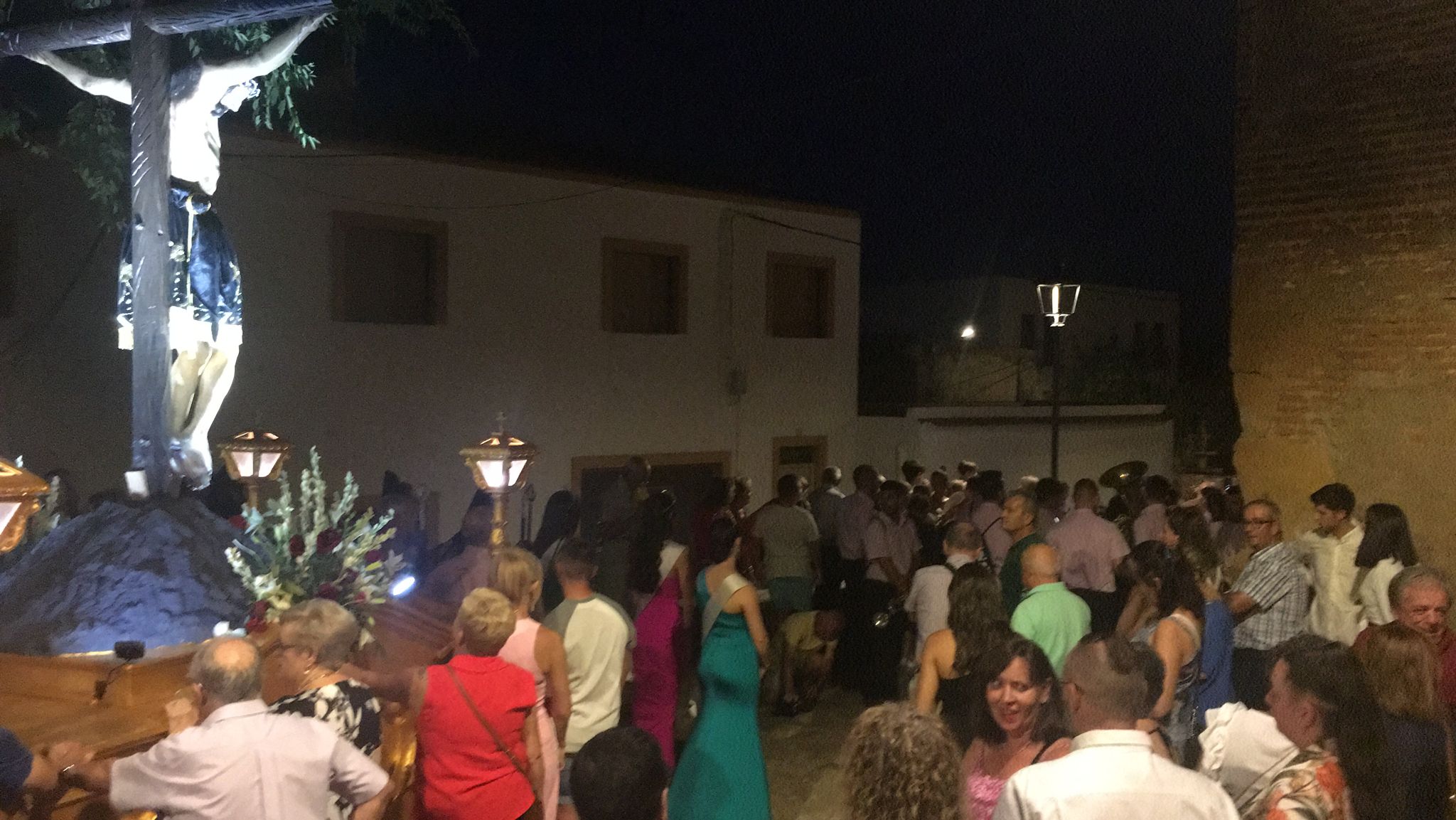 Fuente Victoria saca su fe en procesión