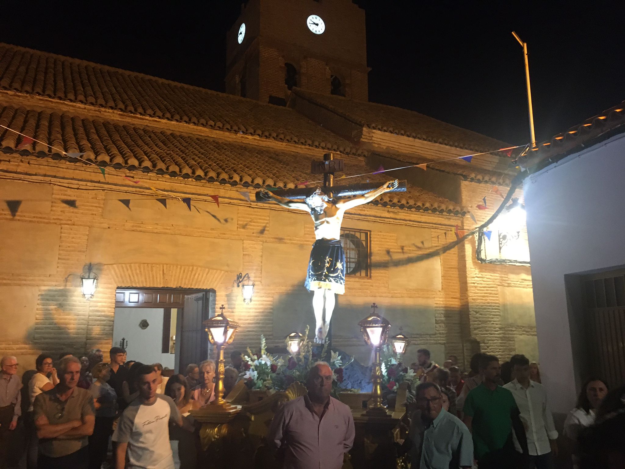 Fuente Victoria saca su fe en procesión