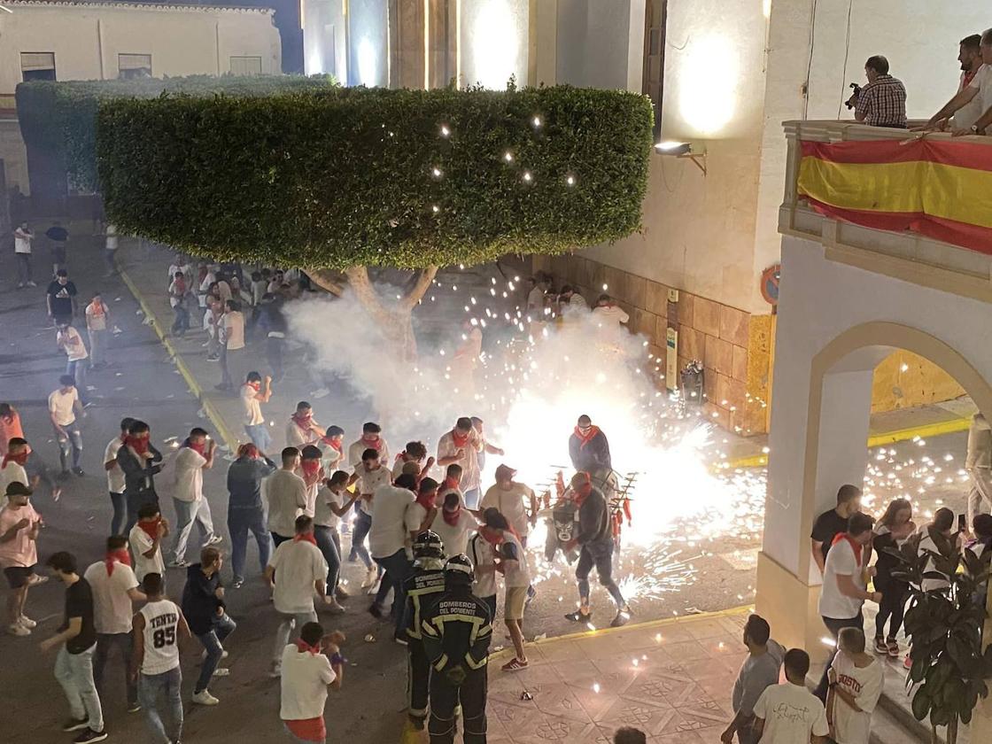 Dalías arde en pólvora y diversión