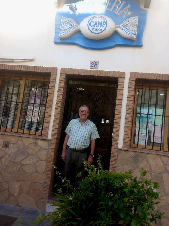 Fondón amasa con mimo los primeros mantecados