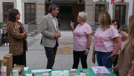 Adra conmemora el Día Contra el Cáncer de Mama