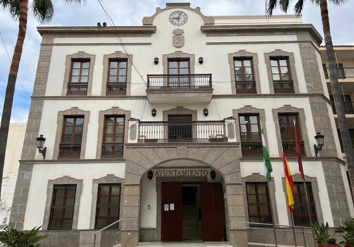 Adra sienta las bases para combatir posibles ataques informáticos