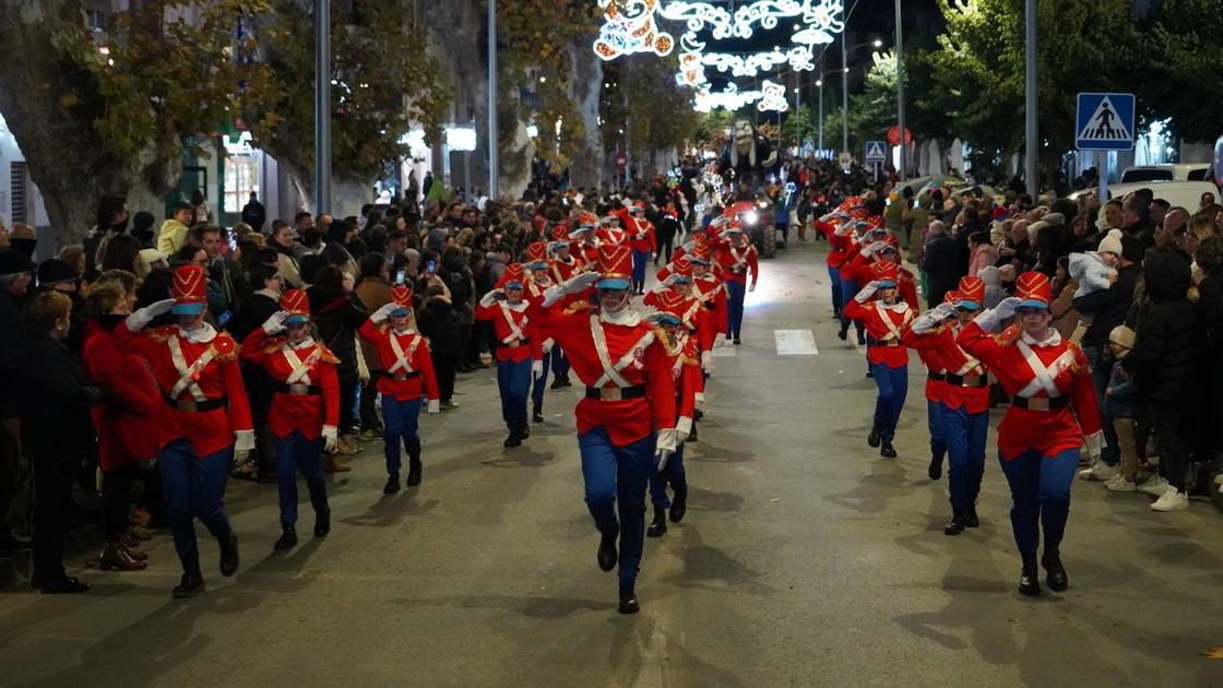 Sus Majestades de Oriente desfilan por la comarca