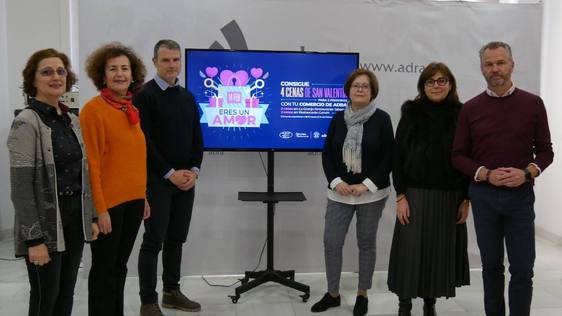 Adra invita a comprar en sus comercios por San Valentín
