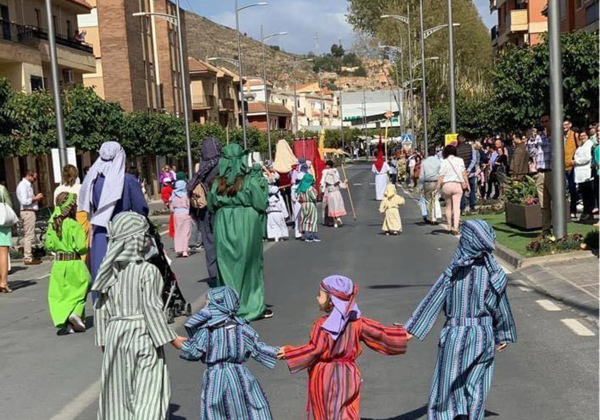 Niños durante la procesión en Berja, de archivo.