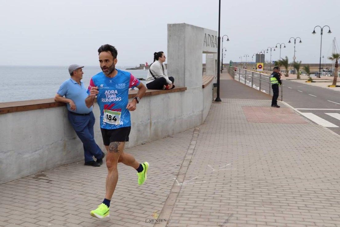 La carrera del Club Triatlón de Adra «coge cuerpo»