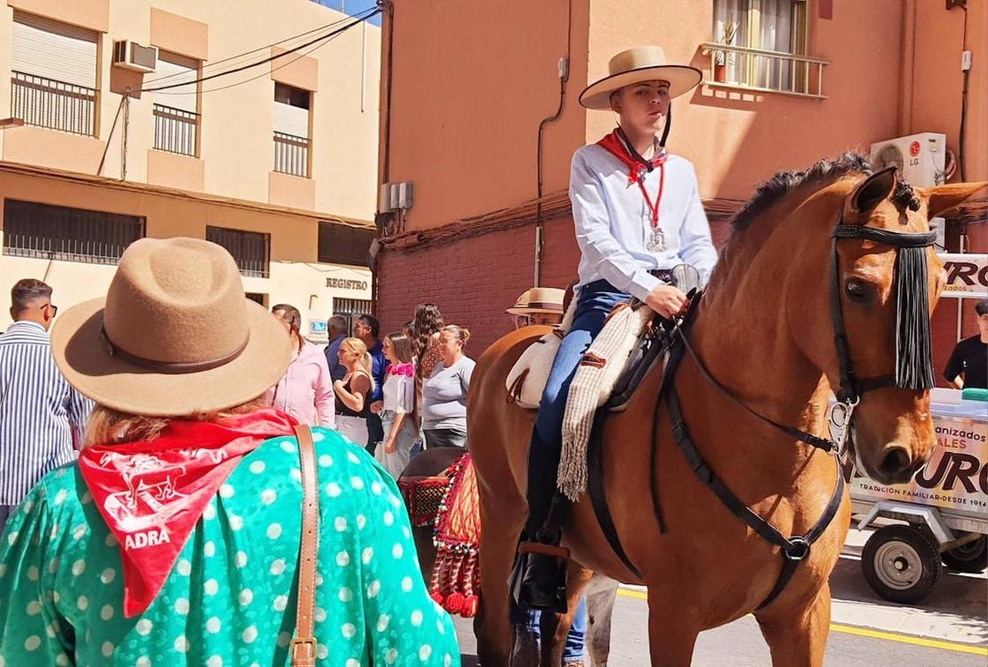 Adra vitorea al patrón de los labradores en su día grande