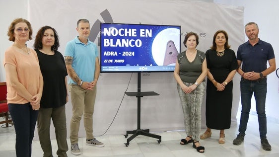 El comercio tradicional de Adra se vestirá 'de blanco' el próximo viernes