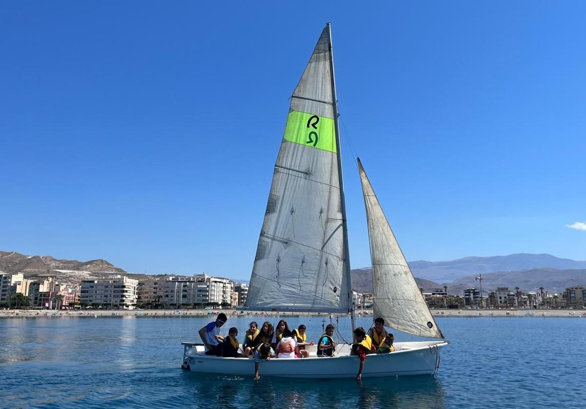 Campus de verano en el Club Náutico de Adra: el mar por bandera