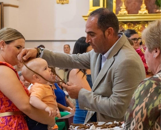 Adra 'custodia' a su Virgen del Carmen bajo un manto de tradiciones