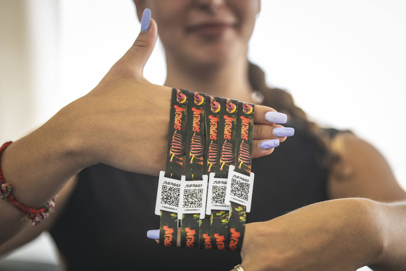 Continúa la fiesta del rock y la juerga en Adra