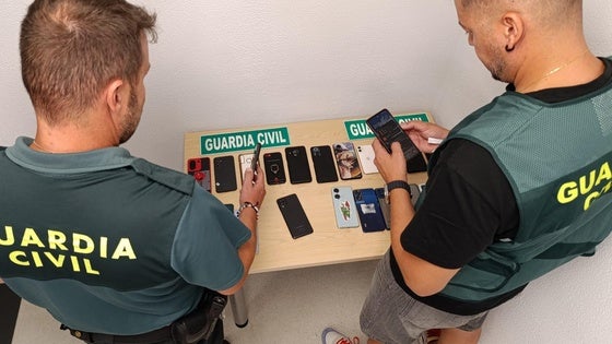 Roban una veintena de móviles durante el Juergas Rock de Adra y la Guardia Civil les caza por el GPS