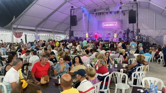 Últimos días para solicitar la gestión de una caseta de la Feria de Adra