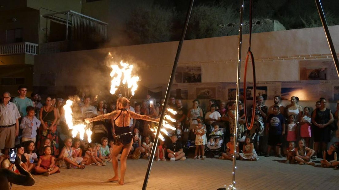 Adra 'pierde el sueño' en la última edición de la Noche en Vela