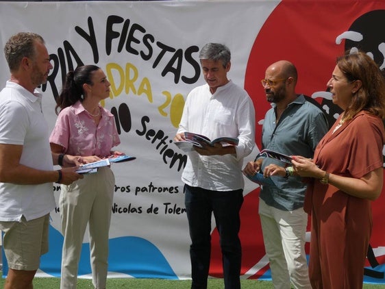 Adra presenta su feria, «expresión viva» de las tradiciones más arraigadas
