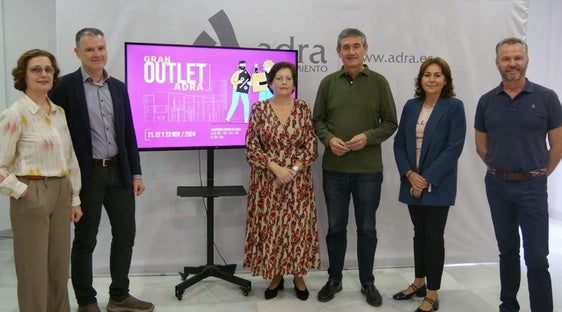 Una quincena de comercios se suma al Gran Outlet de Adra