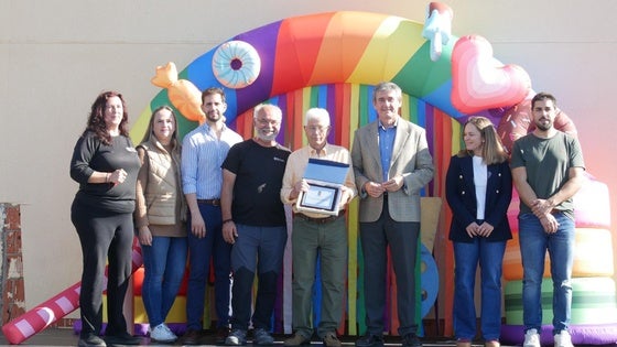 Adra homenajea la trayectoria de Francisco González en la celebración del Día de la Pesca