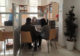 Reclamaciones sobre gastos hipotecarios y telefonía móvil: las consultas más repetidas en Adra