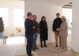 Manuel Cortés visita el avance de las obras en el antiguo matadero, futuro Centro de Formación para el Empleo