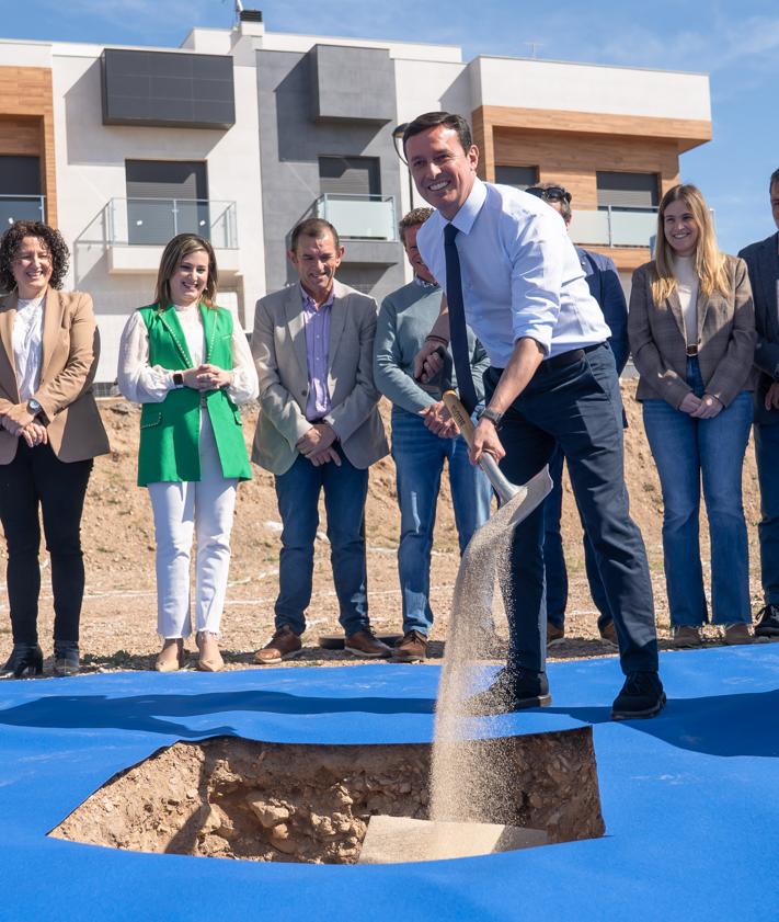 Imagen secundaria 2 - Diputación y Balanegra inician las obras del futuro Centro Social y de Mayores