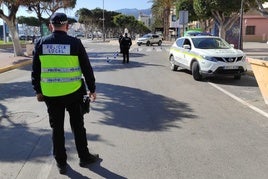 La Policía Local de Adra iniciará una campaña de vigilancia del cinturón de seguridad y de los sistemas de retención infantil