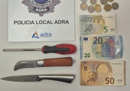Detenido por agredir a dos personas con un destornillador y dos cuchillos en Adra