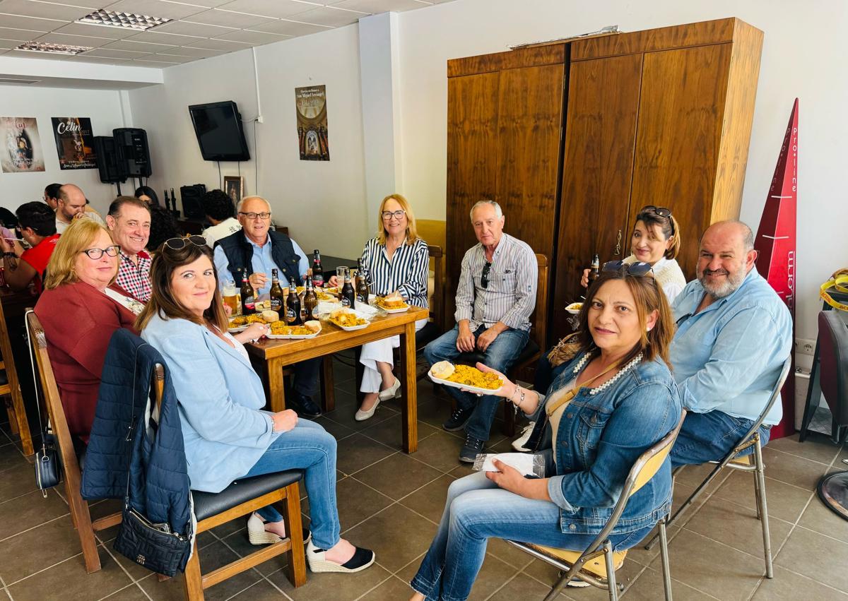 Imagen secundaria 1 - La Cruz de Mayo de Celín abre la programación de las Fiestas de Mayo de Dalías 2025