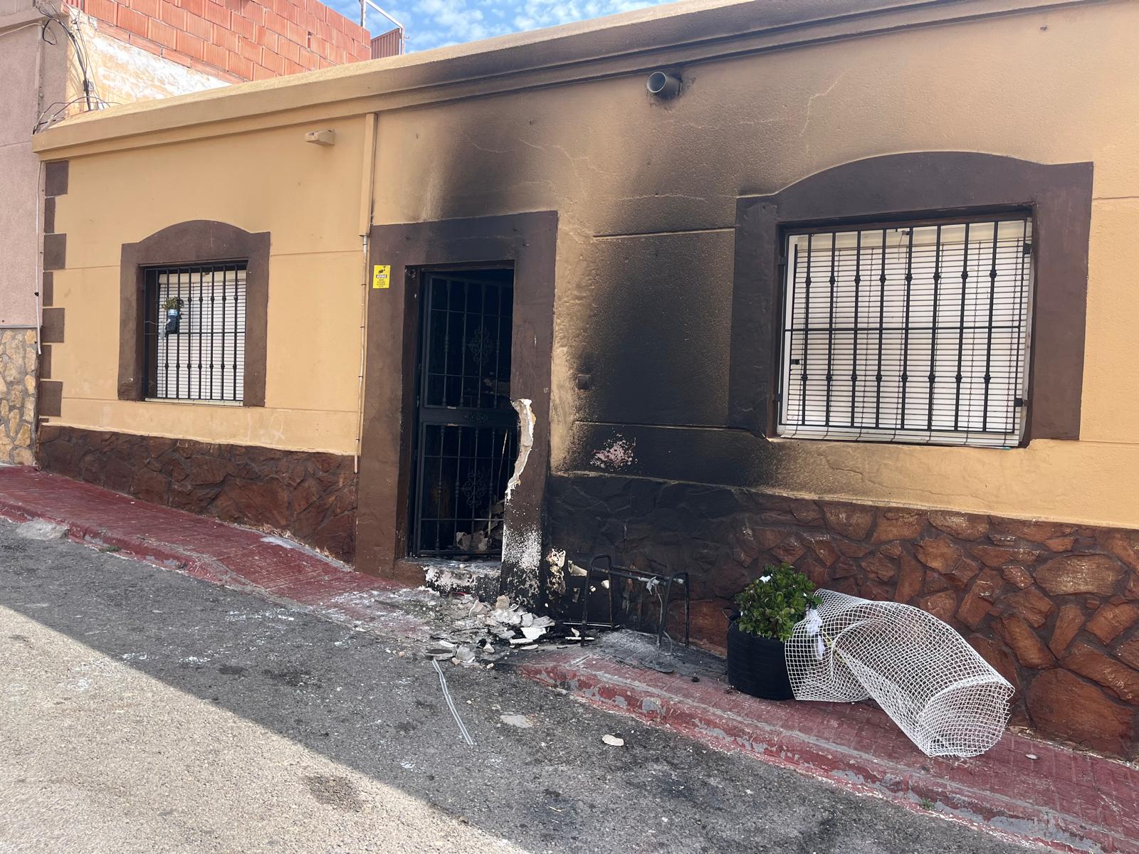 Así quedan las viviendas de 'Los Saúles' tras el incendio en Puente del Río